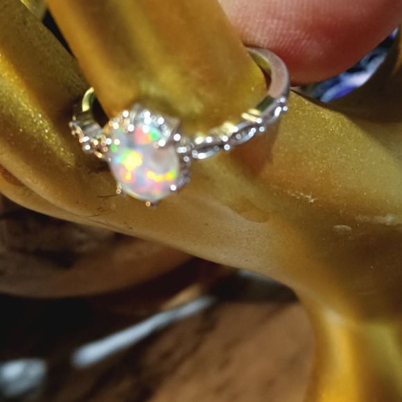 Opal & CZ Diamond 💍 Ring - Picture 4 of 7